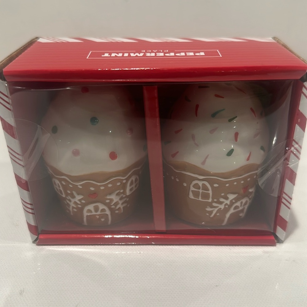 NIB Peppermint Place Two Piece Cupcake Salt and Pepper Shakers.